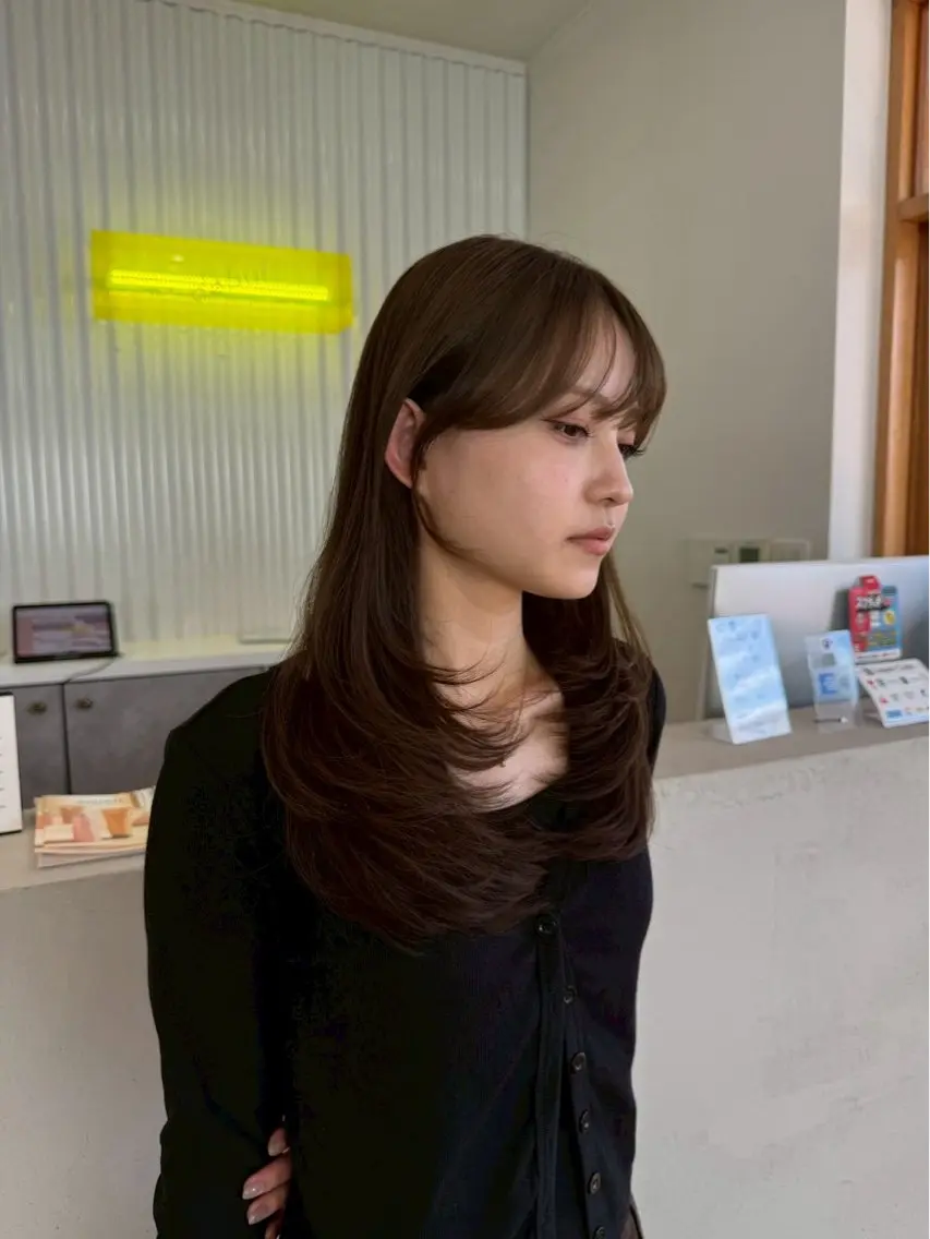 セミロング ヘアカラー début 【ももか】のヘアスタイル