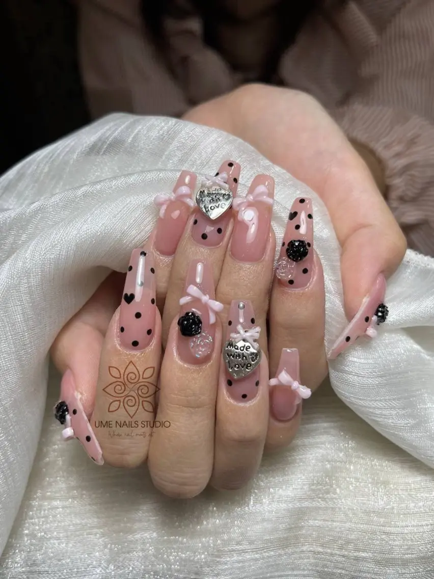 ネイル 長さ出し 卒業式 キラキラネイル マグネットネイル 夏ネイル Ume Nail Studioのネイルデザイン