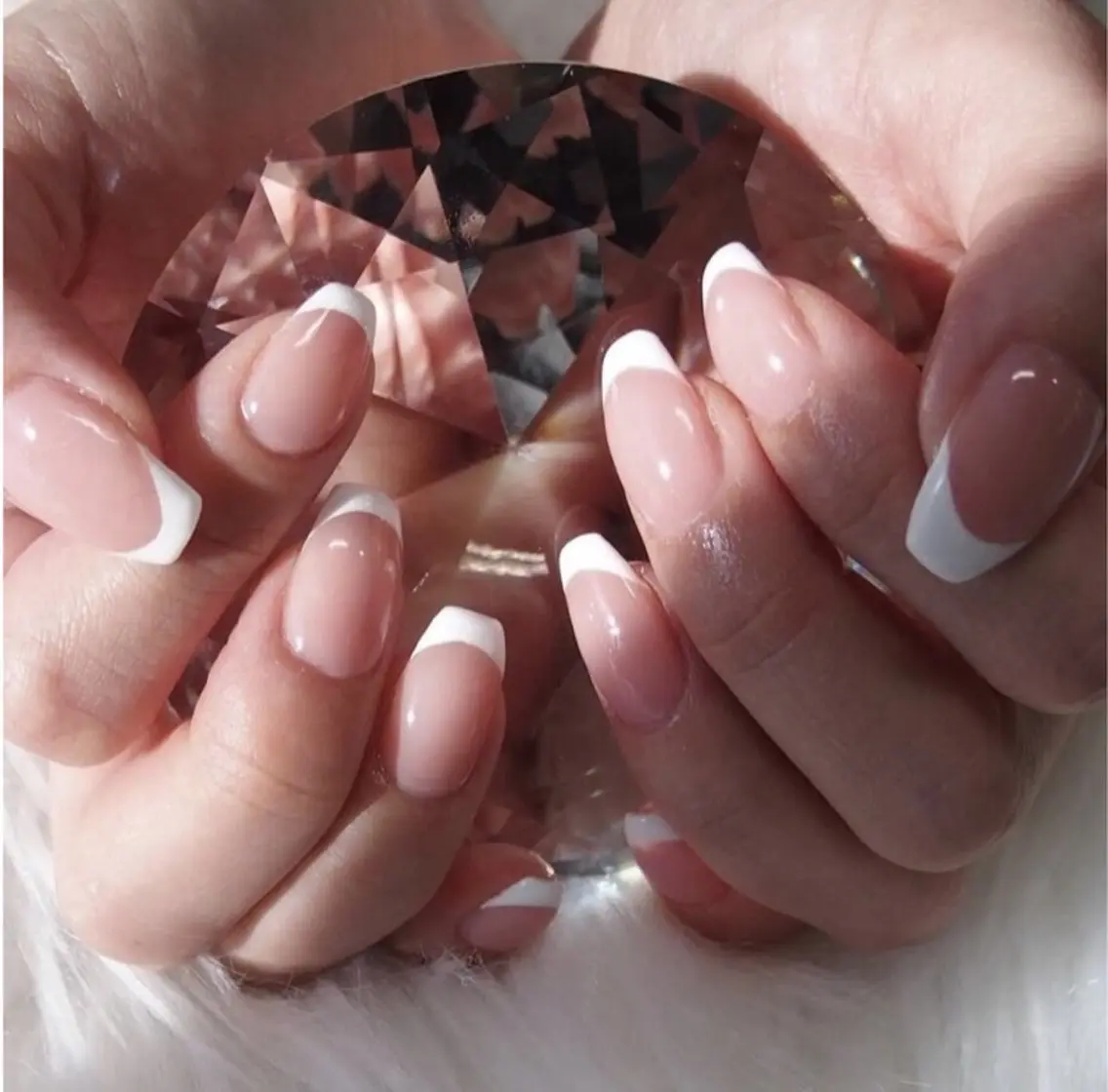 ネイル フレンチネイル ガーリー ハンドネイル フットネイル ハンドケア ネイルサロン High-Nailのネイルデザイン