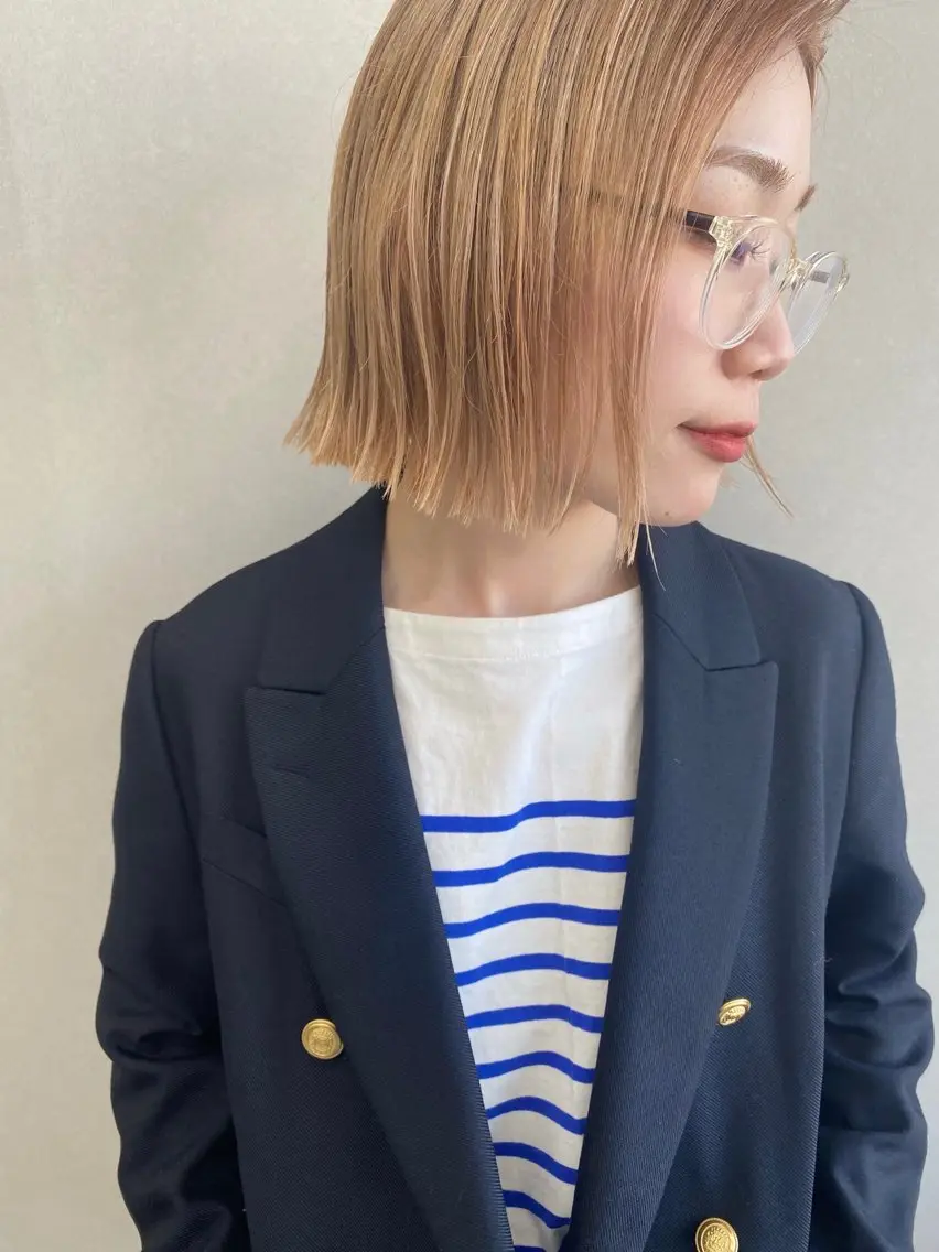 ショート カラー ベージュカラー ブリーチ ダブルカラー ハイトーンカラー ボブ -福岡博多筑紫口- 大津成美のヘアスタイル