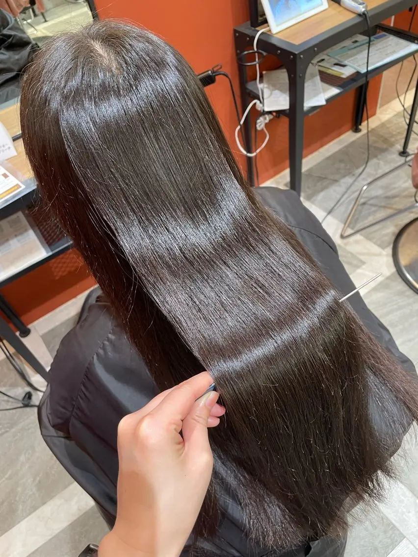 【うねり、広がりが気になる方必見👀】カット✂️+髪質改善縮毛矯正🩵+ベースTR🍀の写真