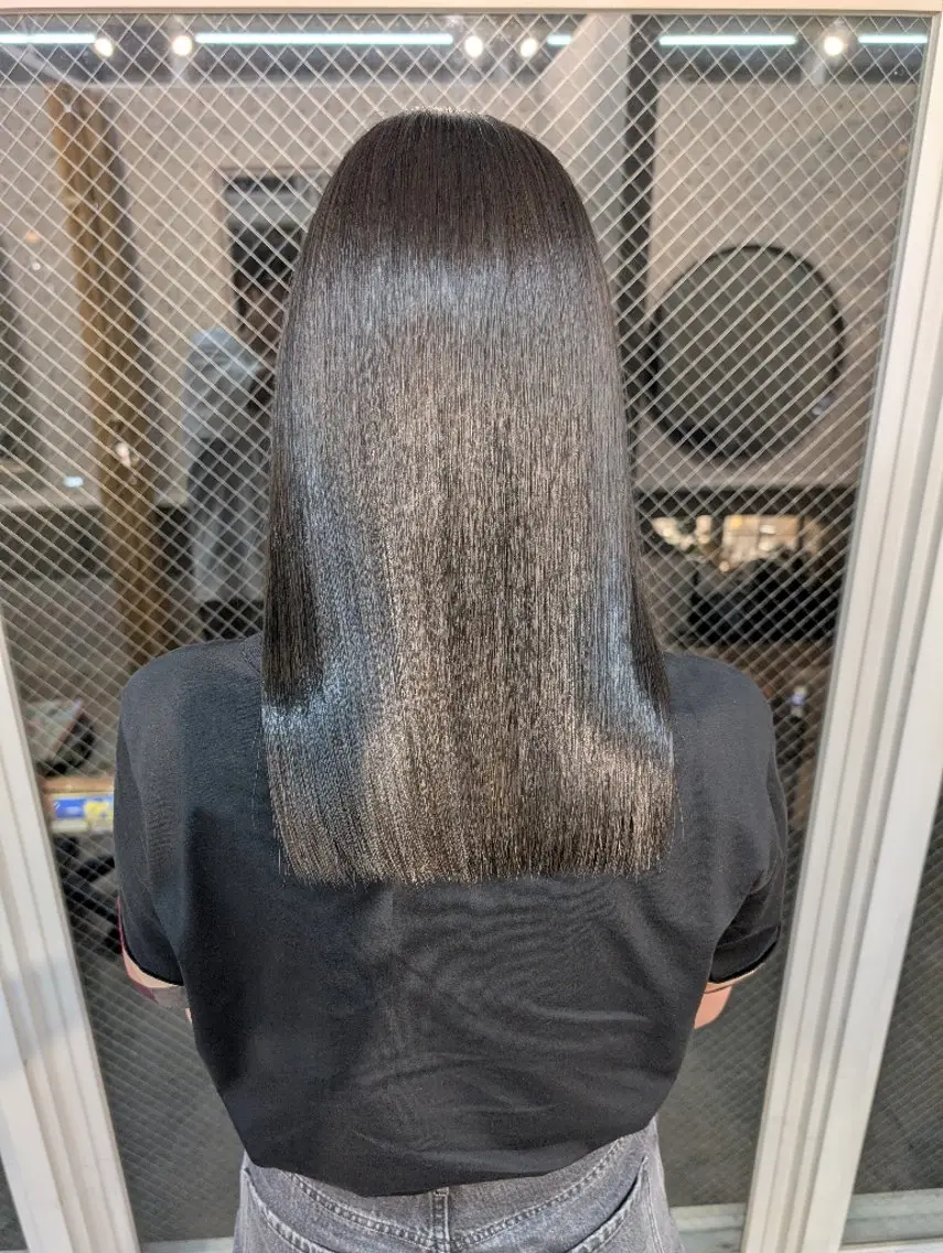セミロング 髪質改善.縮毛矯正 ×韓国ヘアyukiのヘアスタイル