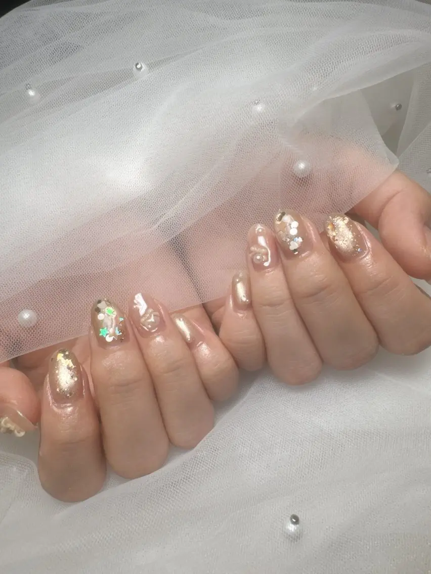 ネイル フットネイル フレンチネイル ガラスフレンチ キラキラネイル 韓国ネイル ハンドネイル Queeens nailのネイルデザイン