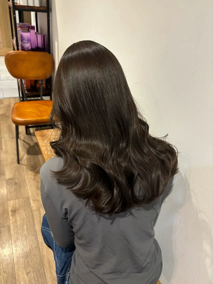 ロング カラー ブラウンカラー ショコラブラウン 𝑴𝒊𝒌𝒖💝 透明感モテカラーのヘアスタイル
