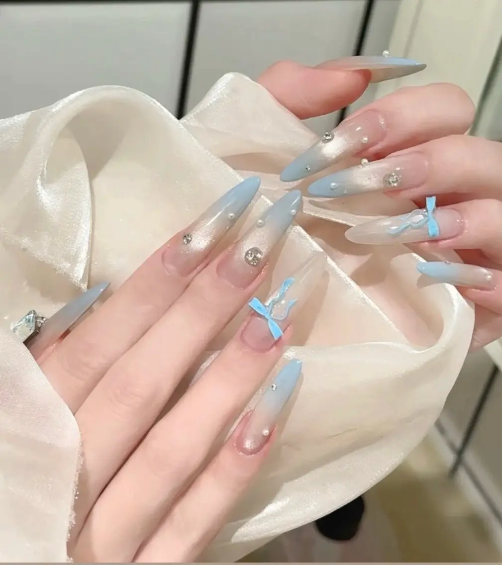 ネイル アートネイル オーロラネイル チークネイル フレンチネイル ガラスフレンチ 🎀🎀YooLi Nail Salonのネイルデザイン