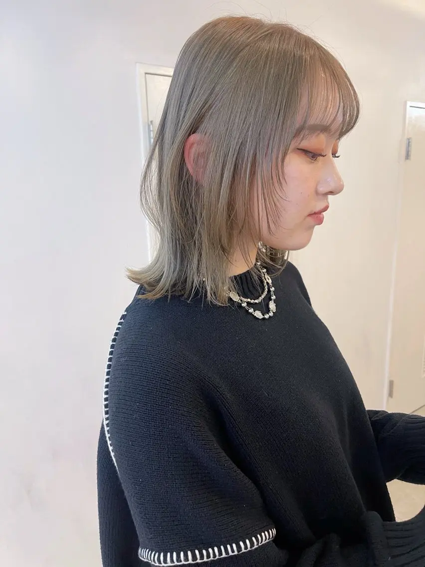 ミディアム カラー ベージュカラー オリーブベージュ 顔まわりレイヤー レイヤーカット カット ヘアカラー トリートメント AiM 大名　似合わせカットのヘアスタイル