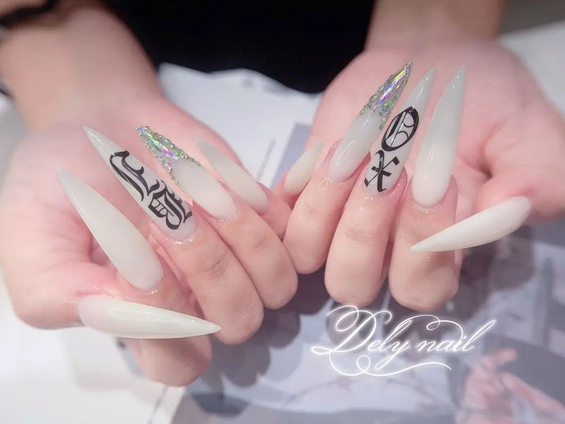 ロング ロング ハンドネイル Dely Nailのネイルデザイン