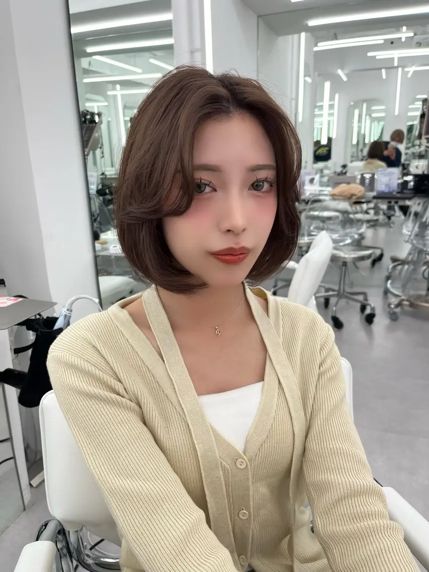 カラー アッシュ ベージュカラー 黒髪 ブリーチ ブルーカラー 盛れる顔周り✨韓国式 レイヤーkanatoのヘアスタイル