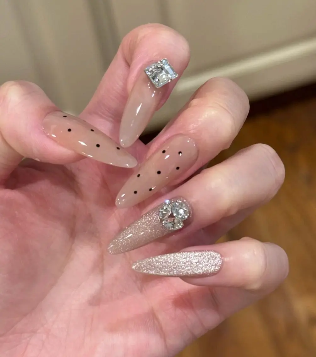 ネイル 長さ出し フレンチネイル 韓国ネイル マグネットネイル マグネットフレンチ ハンドネイル ハンドケア Sun Nail 池袋のエステ・リラクイメージ