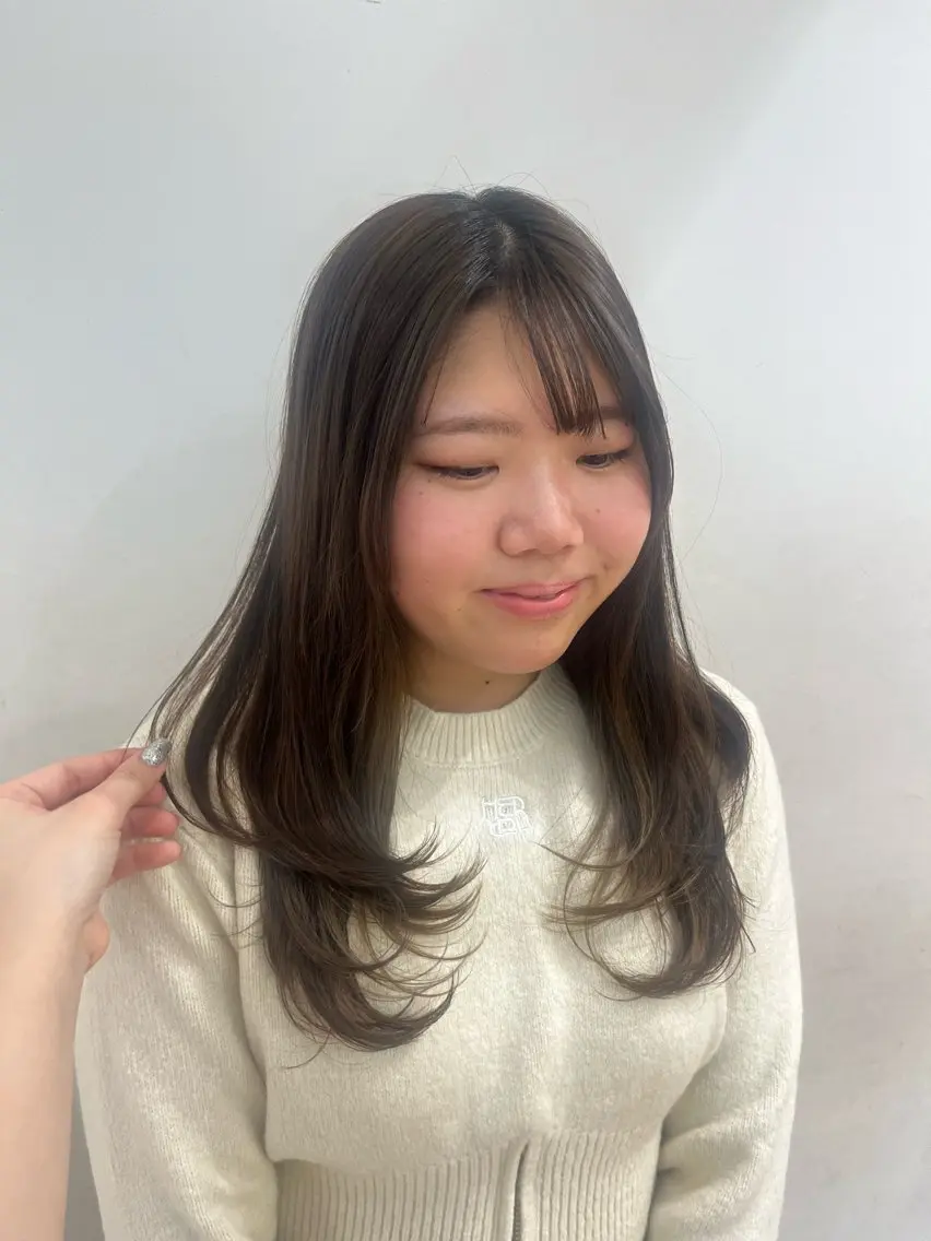 ロング レイヤーカット 荒川 三希のヘアスタイル
