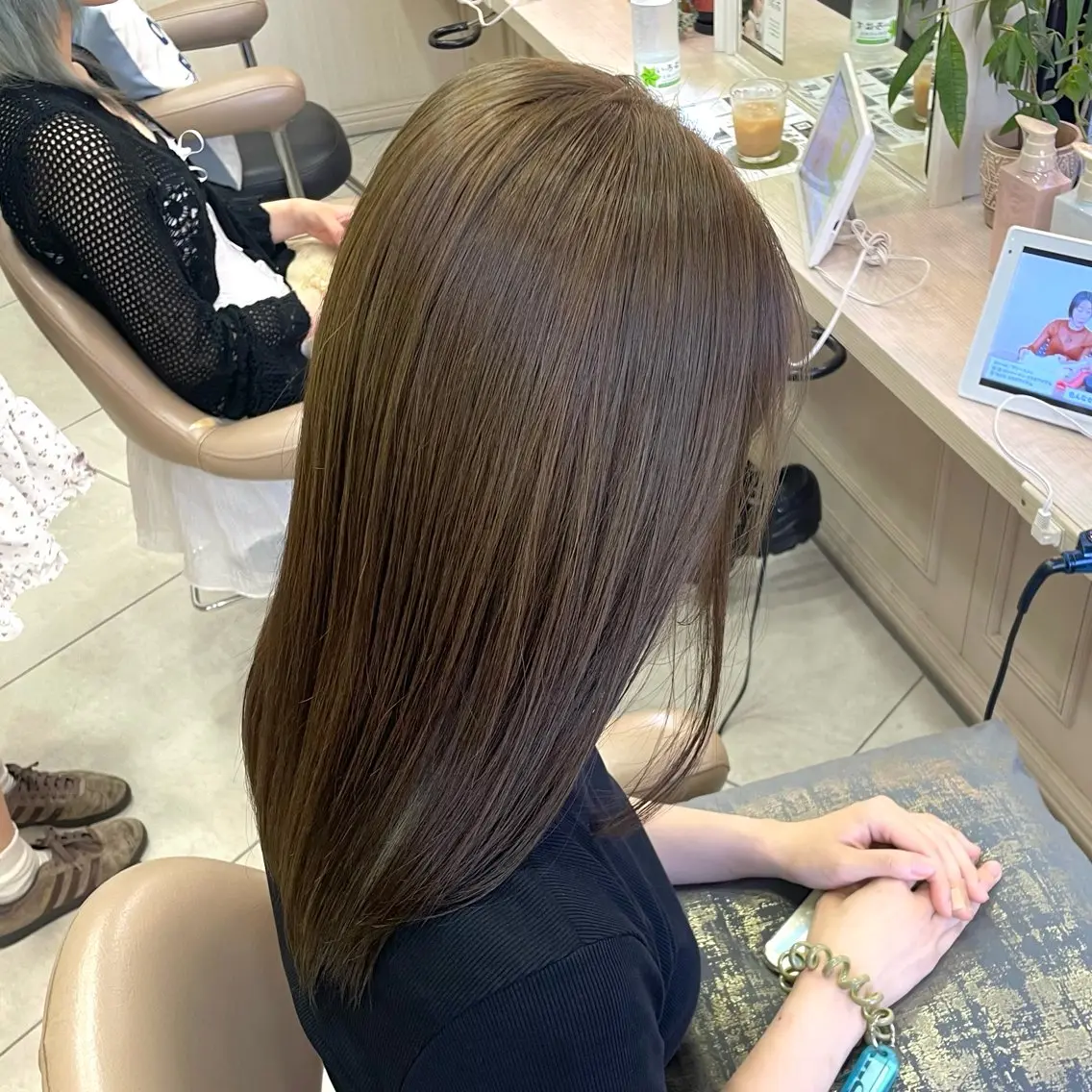 セミロング カラー ベージュカラー ブリーチ ブリーチなしカラー ヘアカラー 横浜パーマ🌐ボブ✨ 暖色カラーもえかのヘアスタイル