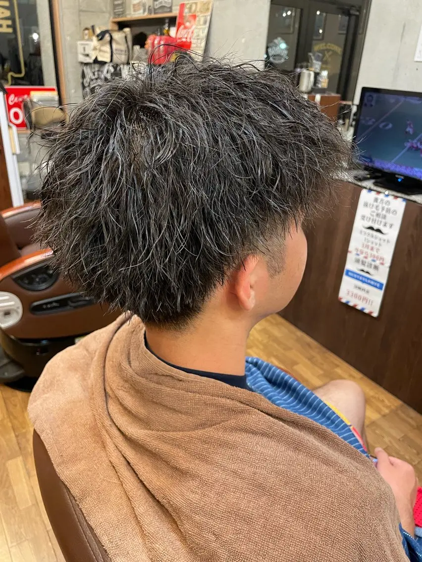 ミディアム パーマ ミディアムパーマ ツイストスパイラルパーマ スパイラルパーマ 金城 綾馬のヘアスタイル