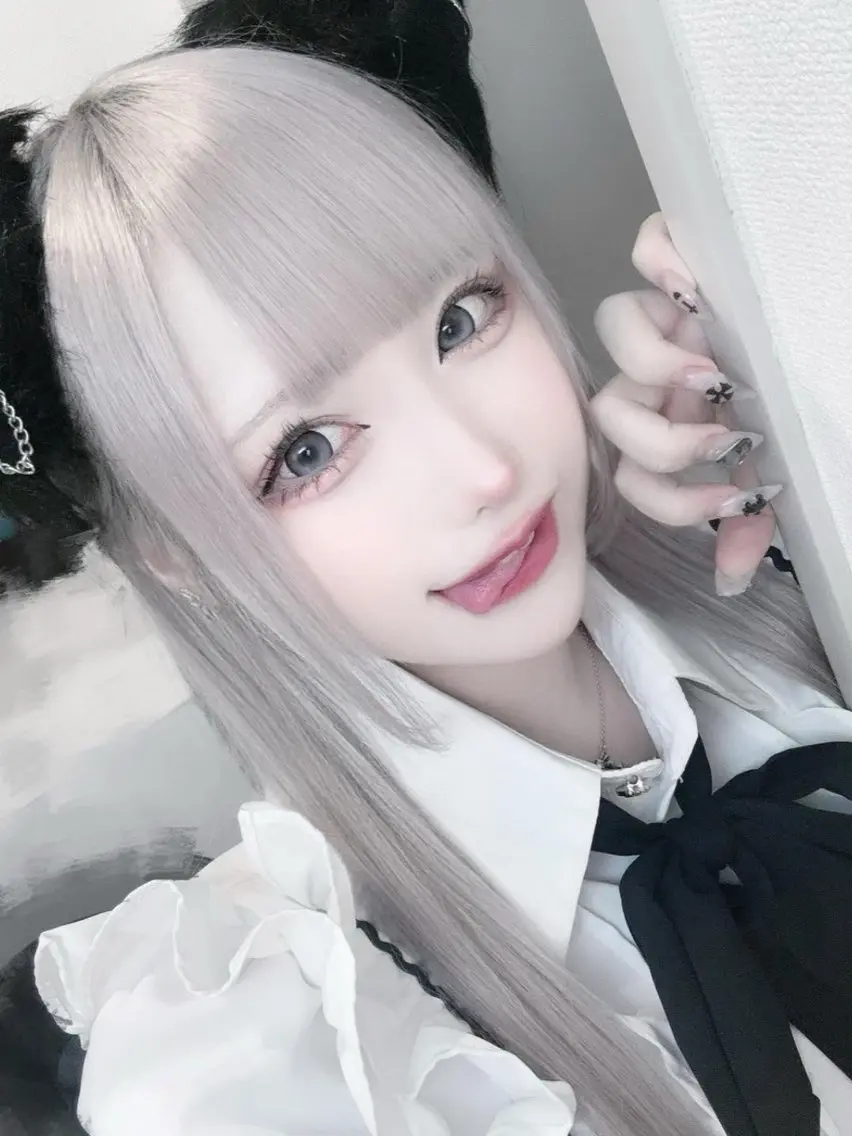 ロング カラー ブリーチ ケアブリーチ カット ヘアカラー トリートメント ✨ ラフィス川崎✨ しゅけ髪質改善カラーのヘアスタイル