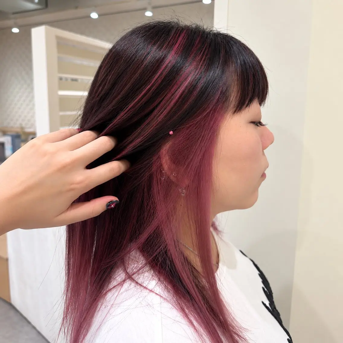 カラー デザインカラー ハイライトカラー ピンクカラー ヘアカラー SAKI/透明感ハイ トーン/韓国レイヤーのヘアスタイル