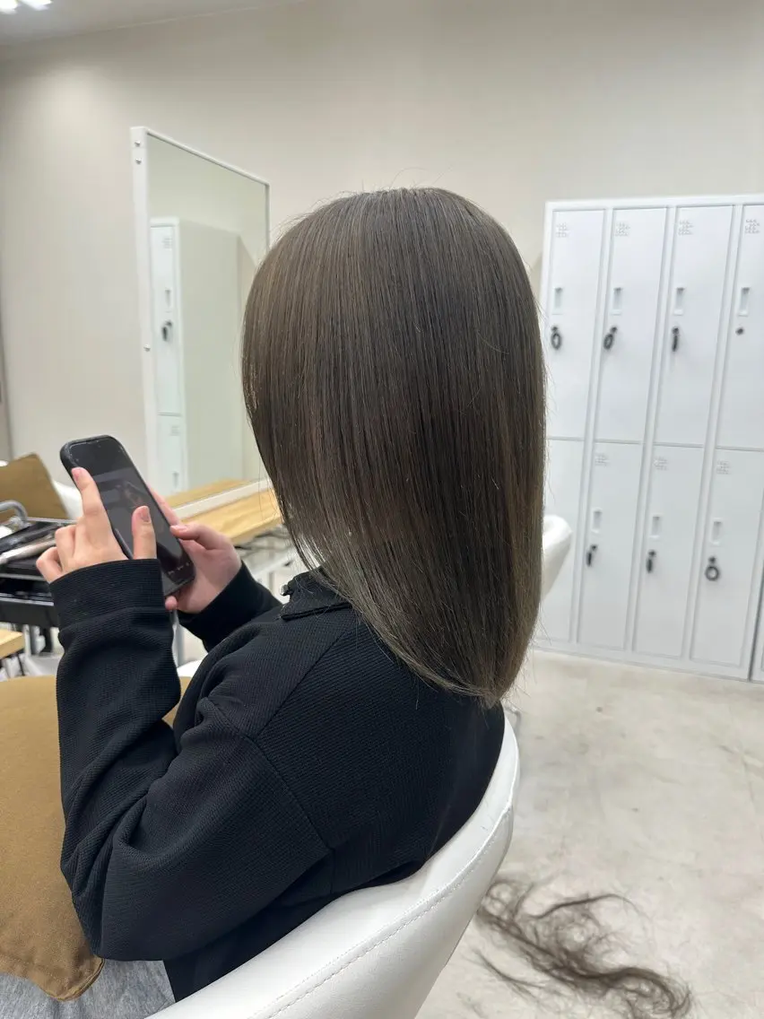 ミディアム カラー オリーブカラー ヘアカラー 丸山 心 / 艶カラーのヘアスタイル