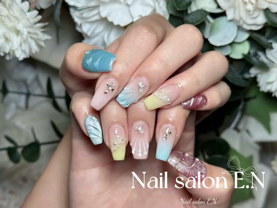 ネイル アートネイル オーロラネイル ブラウン クリアネイル フレンチネイル ハンドネイル E.N🦋 長さ出し/持ち込みのネイルデザイン