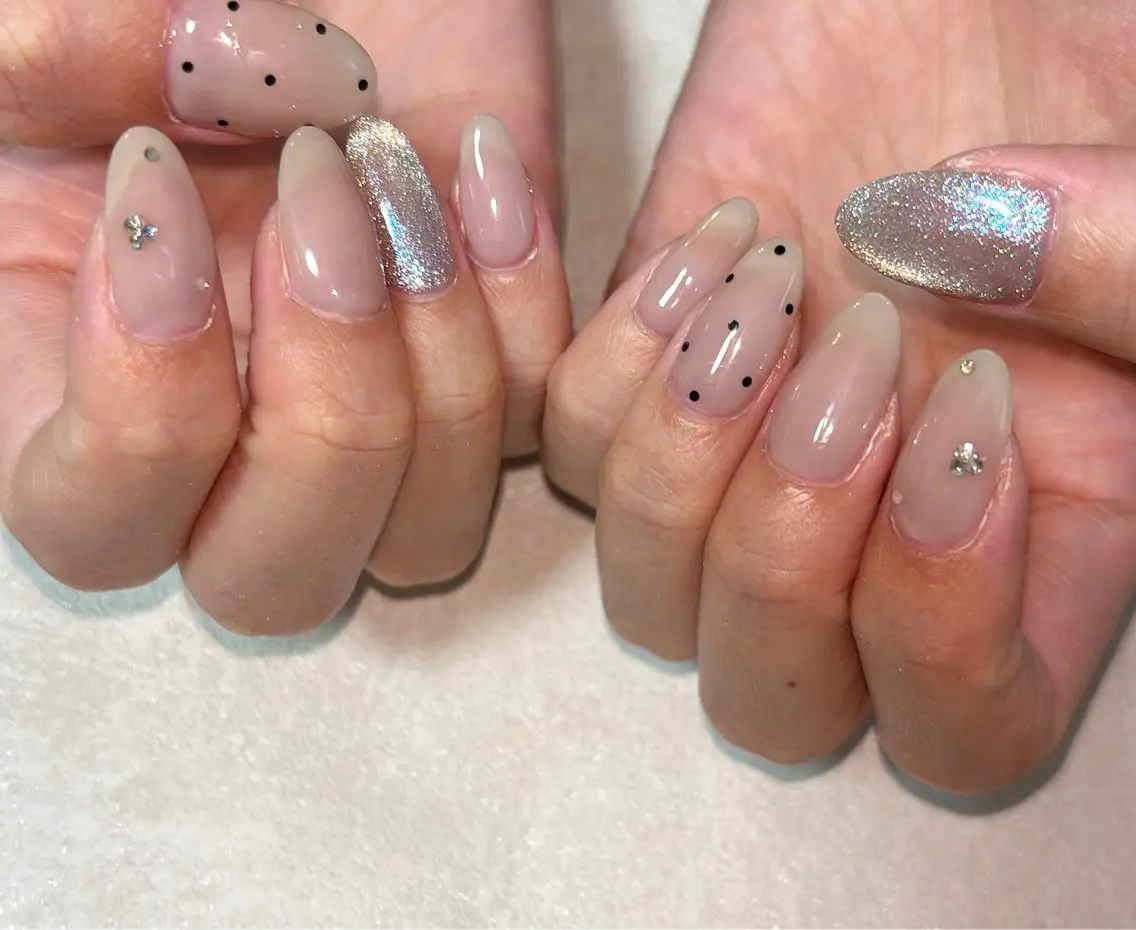 ネイル オーロラネイル ドット フットネイル フレンチネイル ジェルネイル ハンドネイル mogunail &blowのネイルデザイン