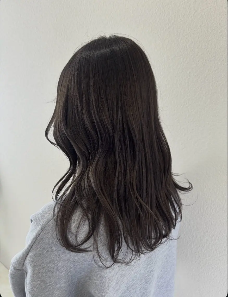 ミディアム カラー ショコラグレージュ グレージュ インナーカラー ヘアカラー ハラダ ヒナミのヘアスタイル
