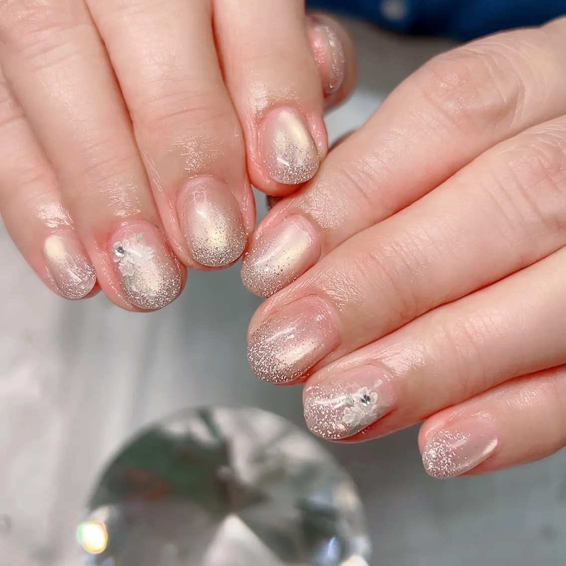 ネイル アートネイル ブラウン ゴールド ラメ(グリッター) マグネットネイル ハンドネイル Cute Tips nailのネイルデザイン