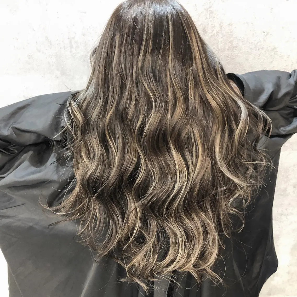 ロング カラー ハイライトカラー ハイライト ✨MiL✨ ✨心斎橋✨のヘアスタイル