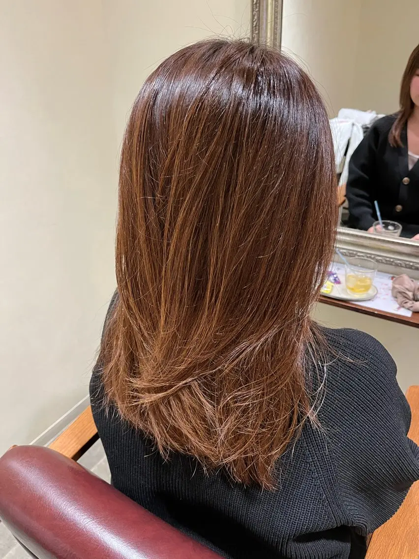 セミロング ヘアアレンジ 顔周りカット レイヤーカット カット トリートメント 西川 舞彩のヘアスタイル
