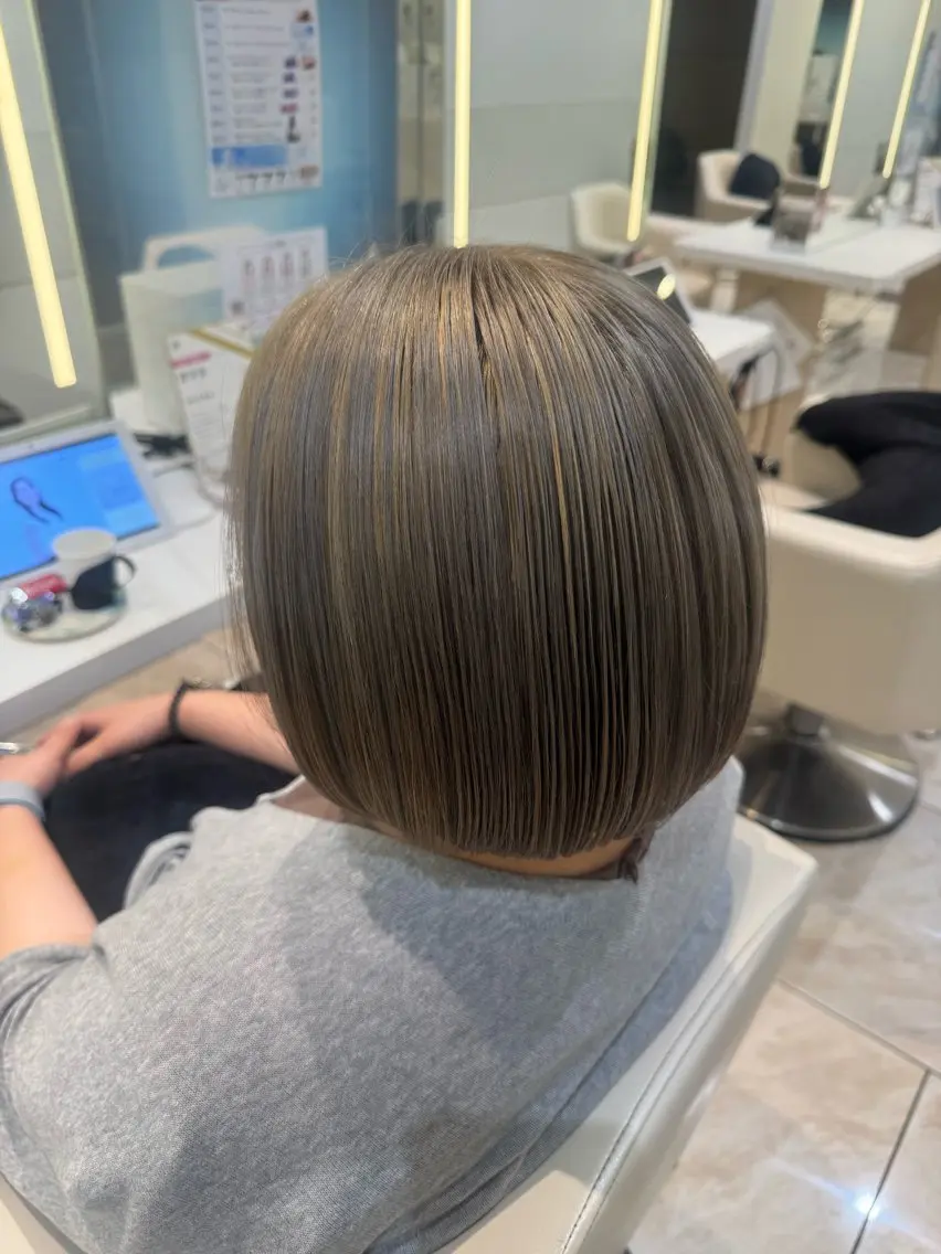 ショート カラー ブリーチ ハイライトカラー ハイライト トリートメント ヘアカラー kureha𓈒𓋜 ANNETTA🐣のヘアスタイル