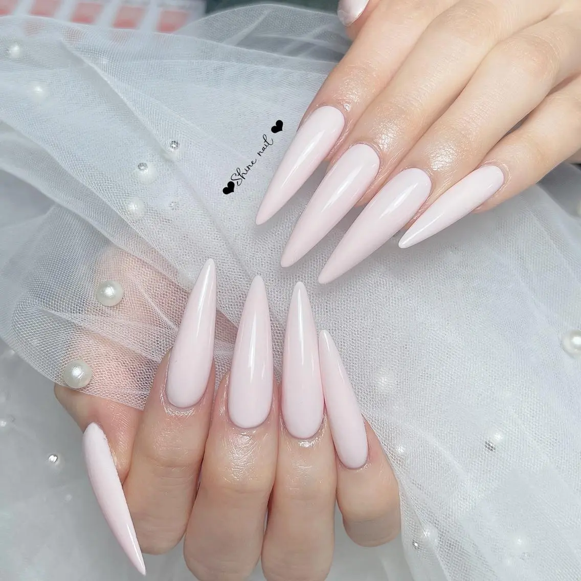 ネイル サイナネイル🎀 長さ出し専門店のネイルデザイン