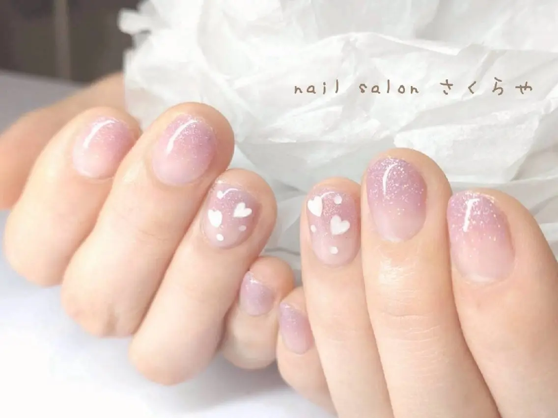 ネイル グラデーション ハート キラキラネイル オフィスネイル ピンク ハンドネイル さくらや❤ パラジェル使用のネイルデザイン