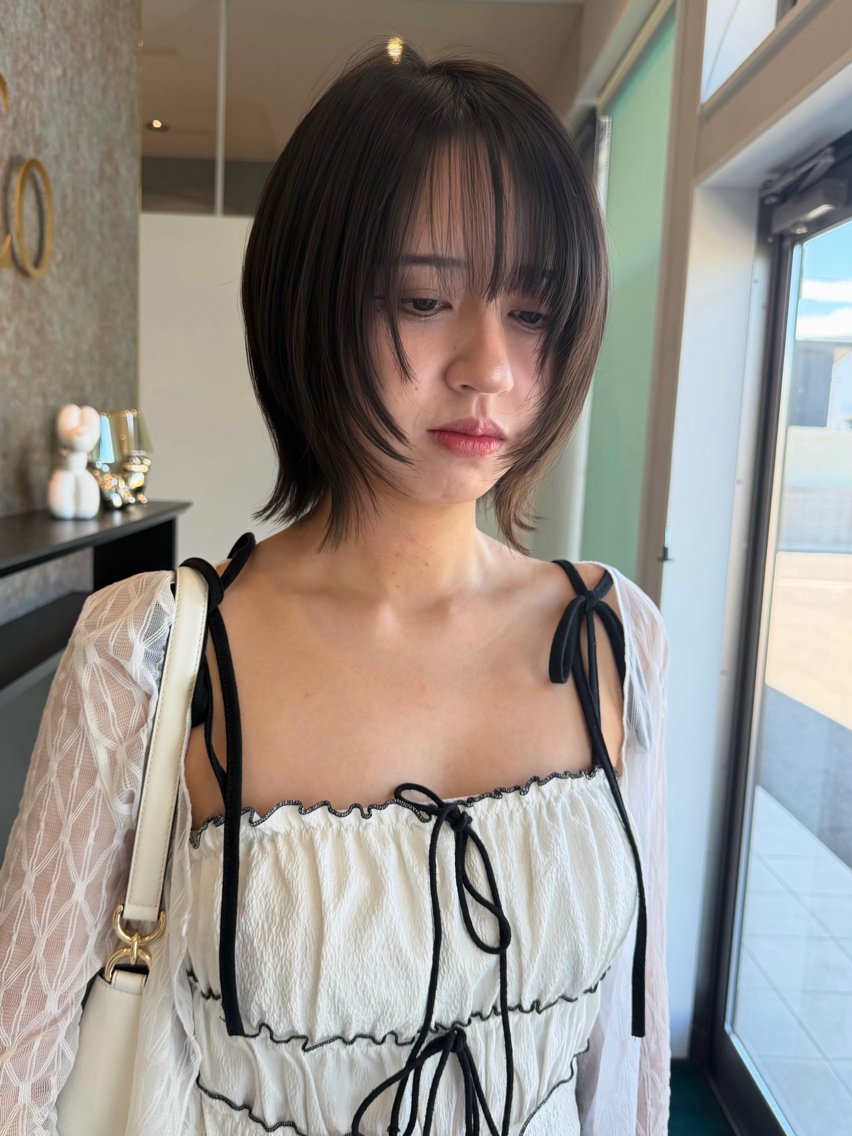 ショート ボブレイヤー ボブ レイヤーカット カット moe🥣小顔顔周り /艶カラーのヘアスタイル