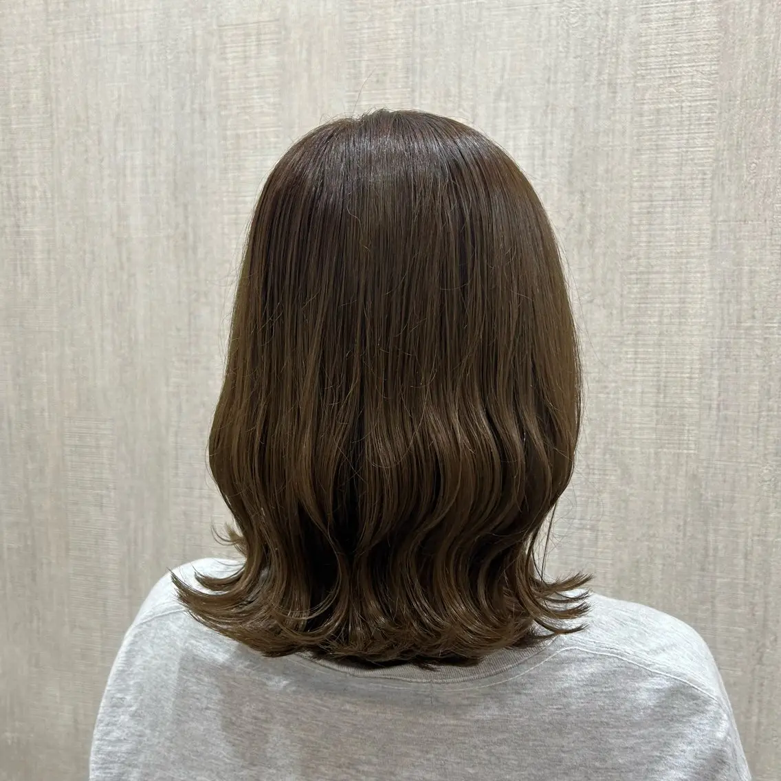 ミディアム カラー カット ヘアカラー トリートメント 🫧透け感⋆艶髪💎 山口アヤカのヘアスタイル