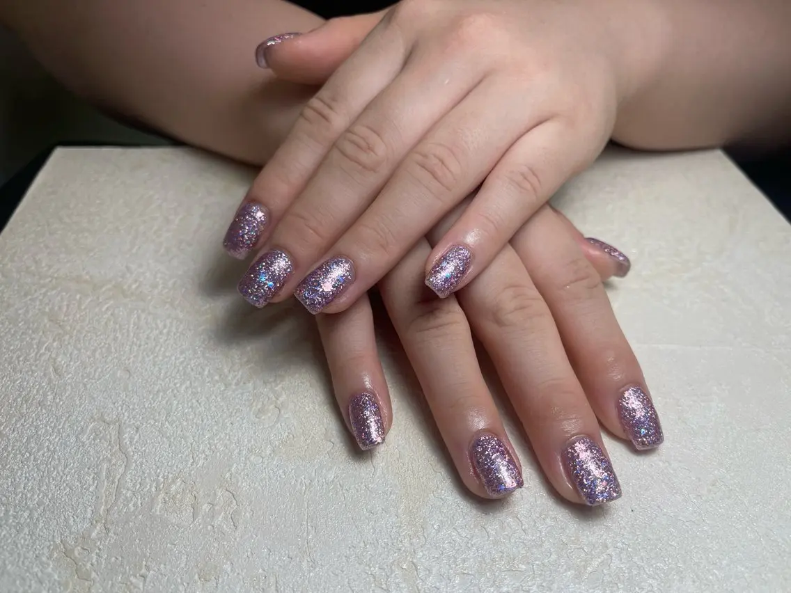ネイル チークネイル フレンチネイル ジェルネイル ラメ(グリッター) ラメグラデーション MEO NAIL 中野 研修ネイリストのネイルデザイン