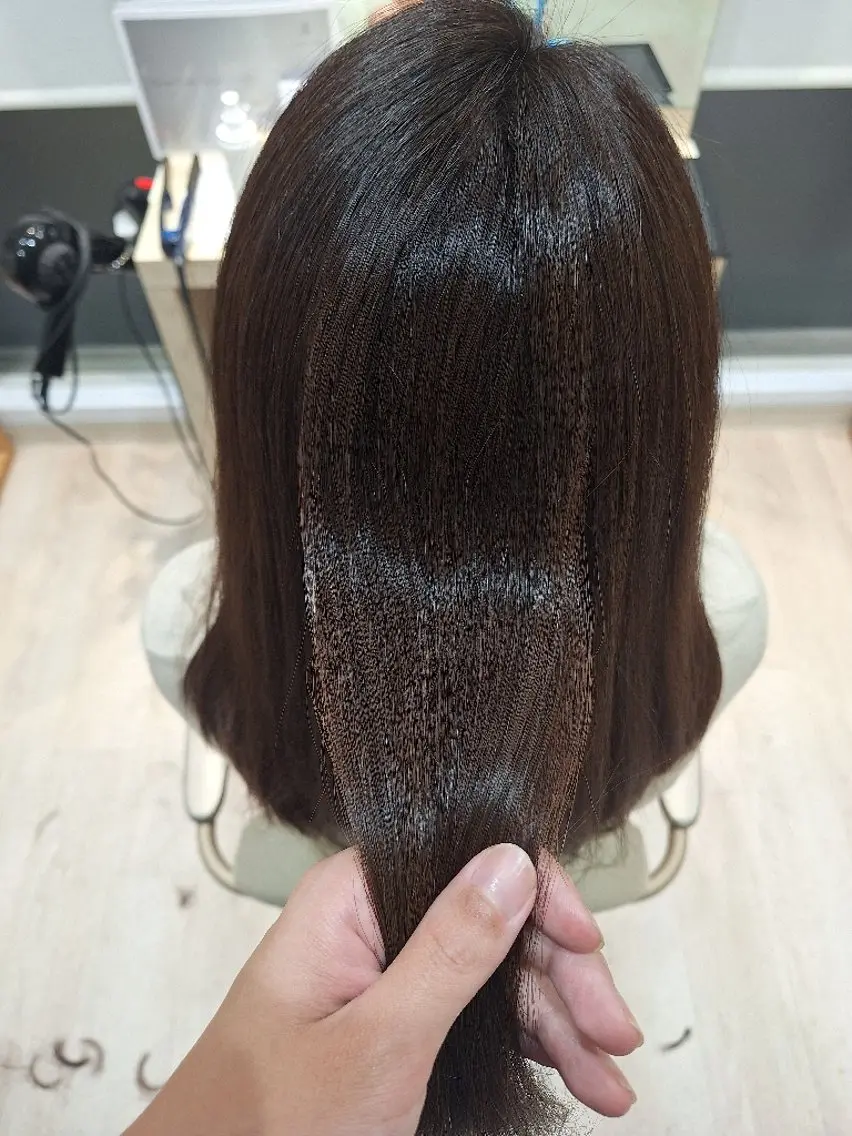 ロング アッシュ パープルカラー カット ヘアカラー トリートメント 山田 一貴のヘアスタイル