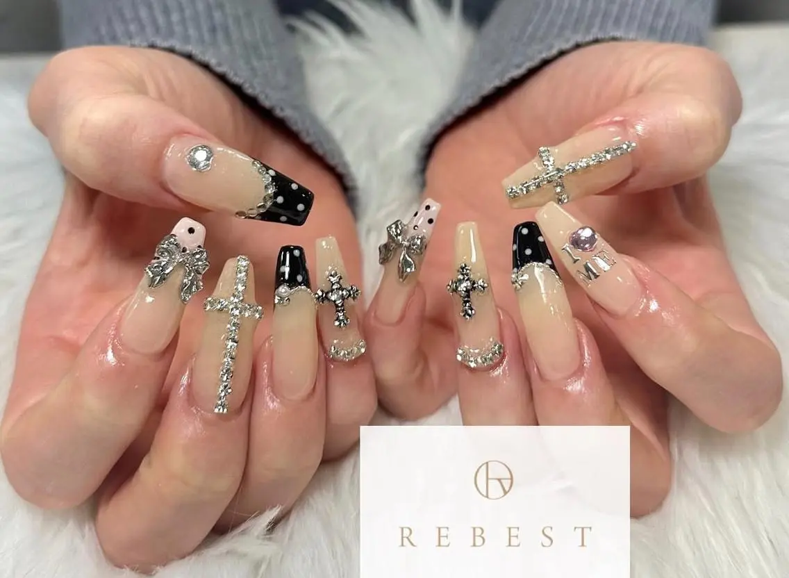 ネイル REBEST京橋 🦋Curumiのネイルデザイン
