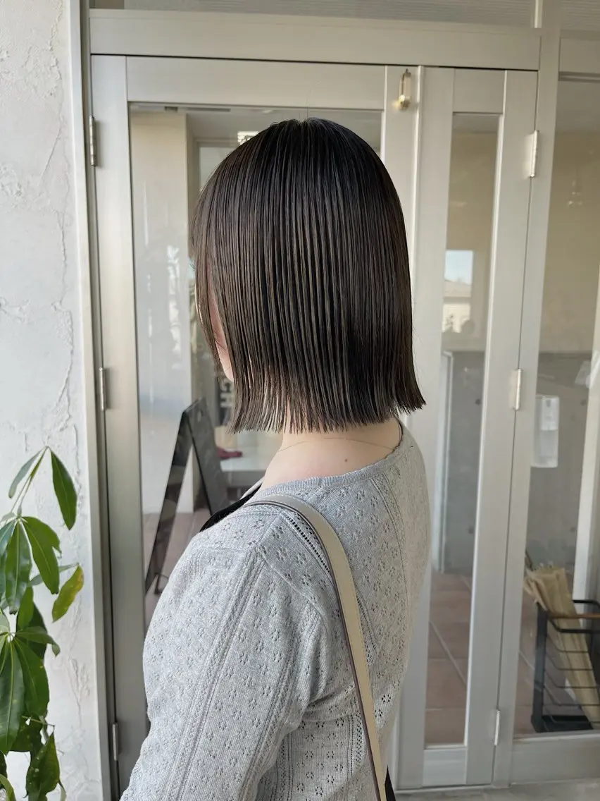 ショート ボブ 荒川泰輝/オリーブ カラー/透明感カラーのヘアスタイル