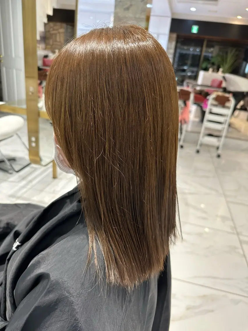 セミロング カラー 透明感カラー イルミナカラー 髪質改善 トリートメント 半田 陽菜のヘアスタイル