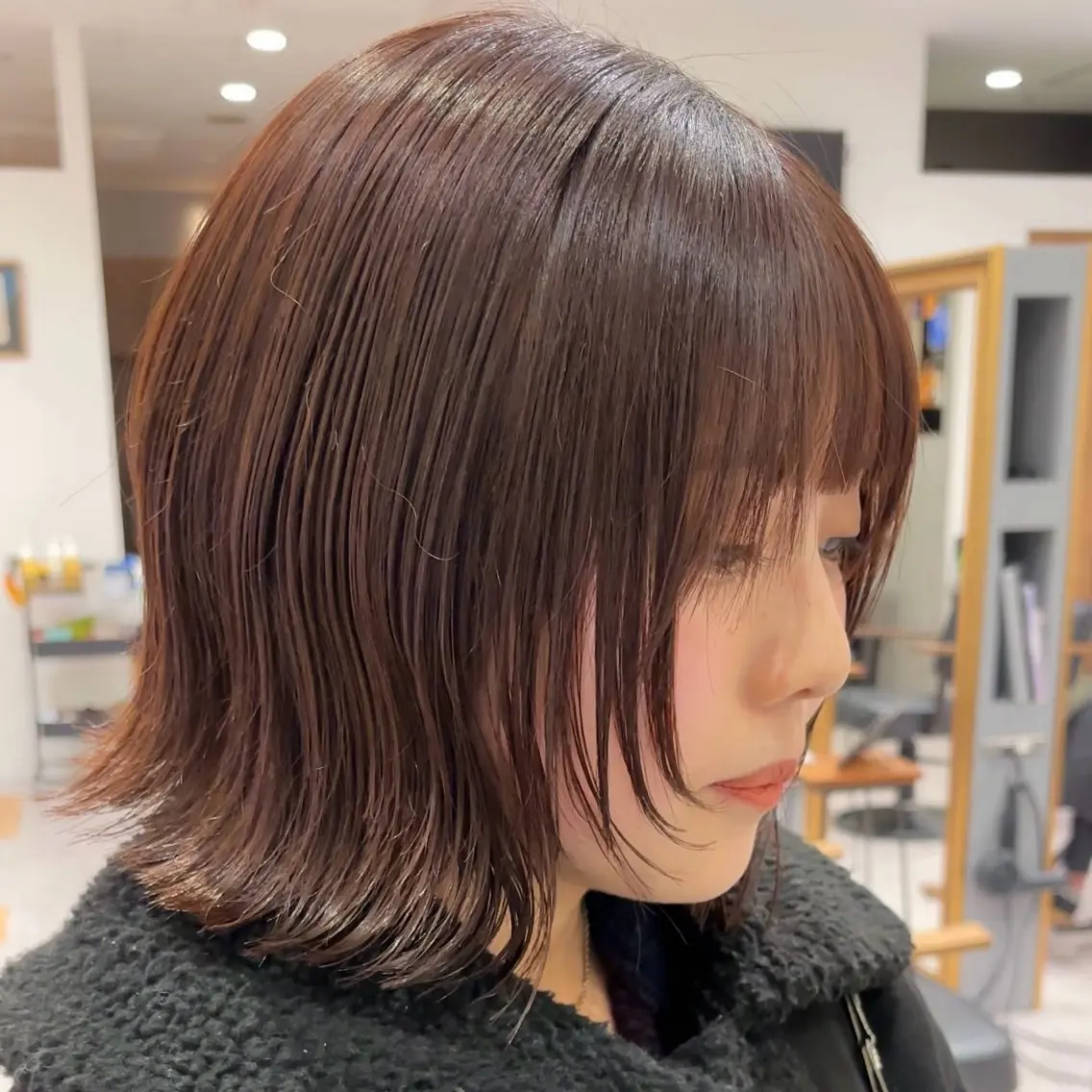 ショート カラー カット ヘアカラー 矯正パーマ、ベージュ ボブカット🫧のヘアスタイル