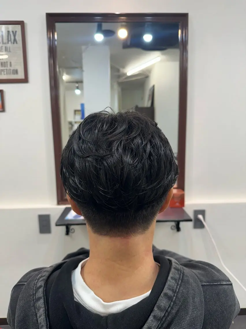 パーマ メンズ フェザーパーマ メンズパーマ カット パーマ MOMO 💕💕のヘアスタイル