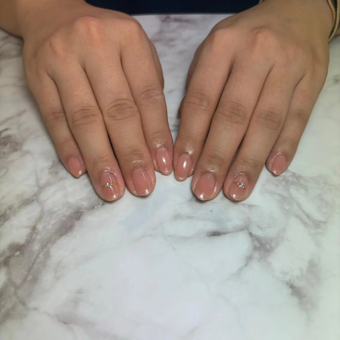 salon UNE LMA見習いスタッフのネイルデザイン