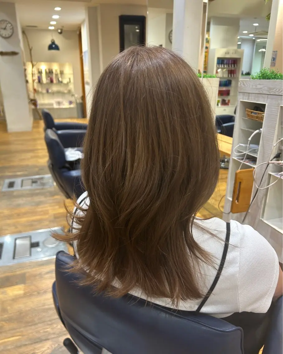 セミロング ヘアカラー 太田 絵麻のヘアスタイル