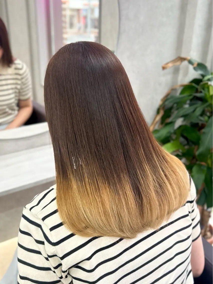 セミロング カラー ヘアカラー 澤木 愛美のヘアスタイル
