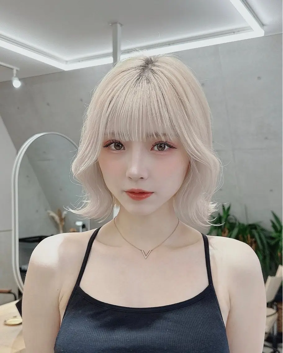 ミディアム カラー ヘアカラー ボブ🩵 ハイトーン🩵風愛のヘアスタイル