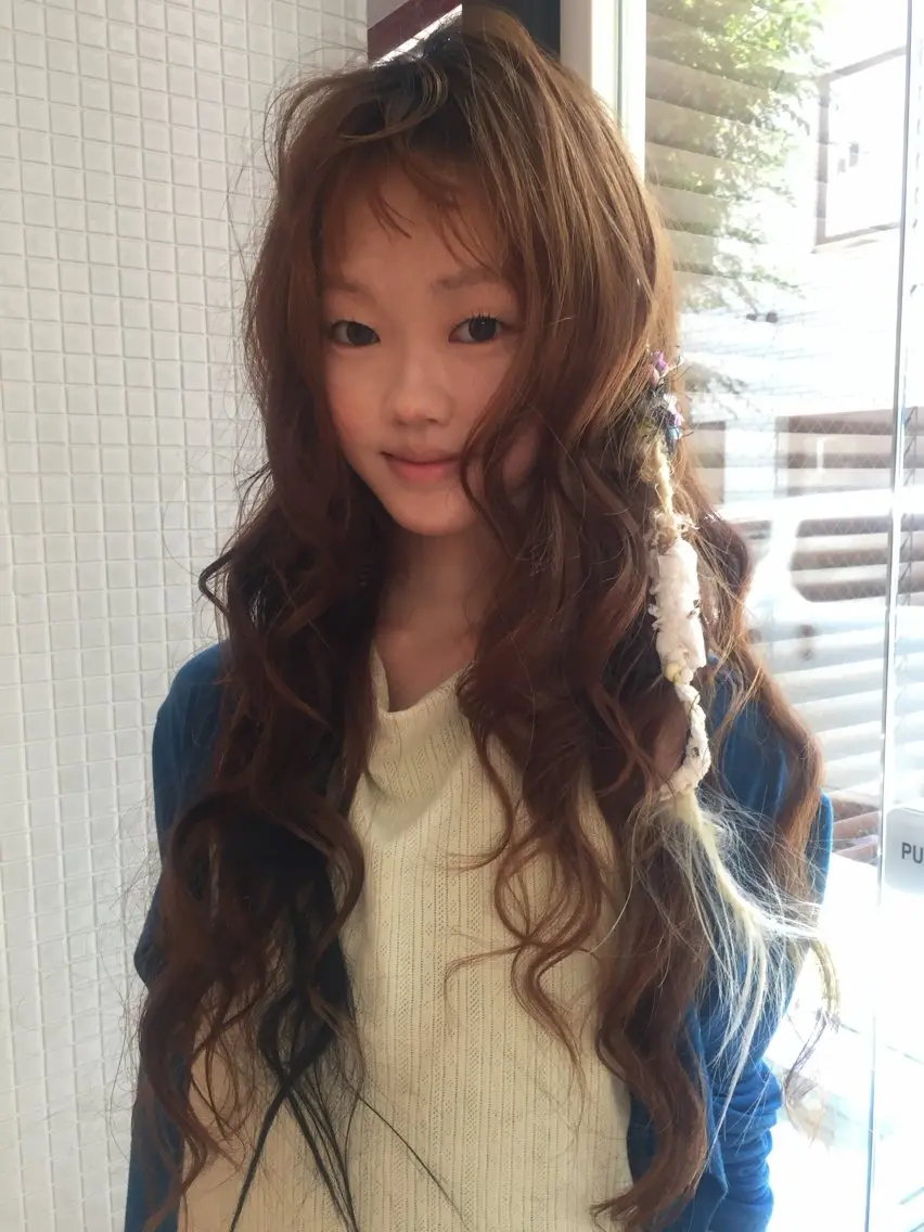 ロング 滝沢 ののかのヘアスタイル