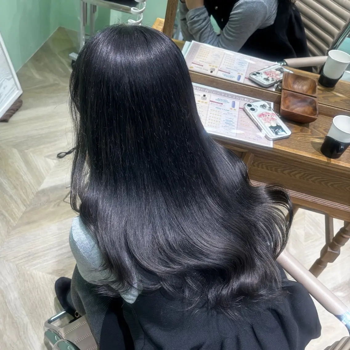 【🤍カラークーポン】憧れの韓国ヘアに🇰🇷🩶黄味や赤味を抑えた透明感カラーの写真