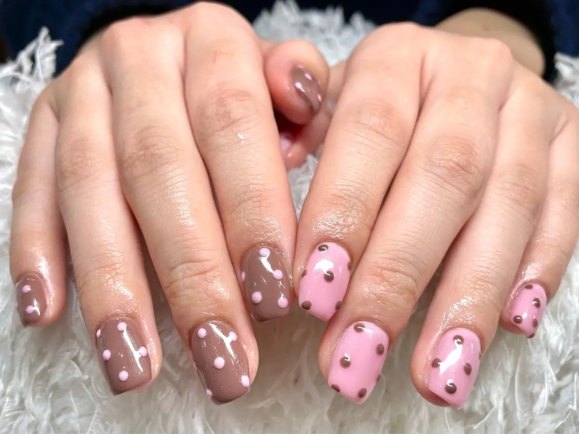 ネイル ドット ワンカラーネイル ぷっくりネイル ハンドネイル 三浦 絆生のネイルデザイン