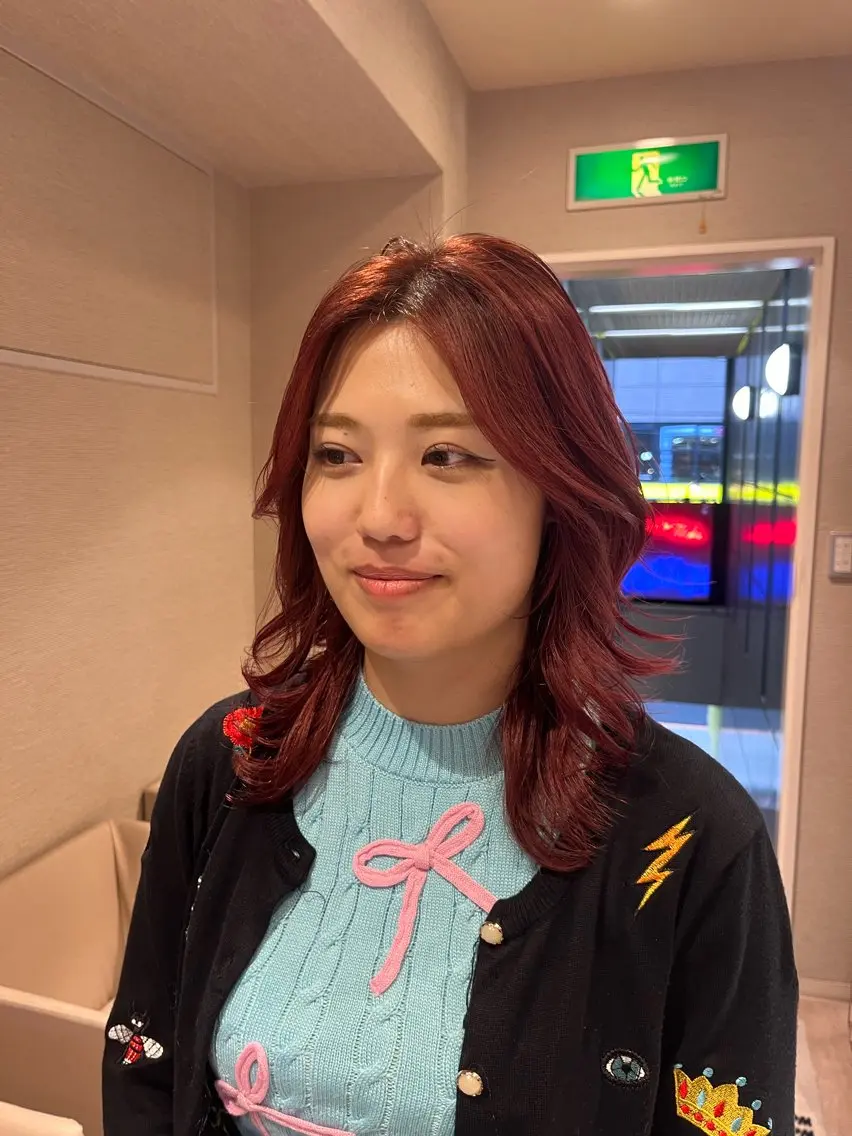 セミロング カラー レッドカラー 韓国風ヘア レイヤーカット カット ヘアカラー dogstar小林諒 パーマ/レイヤーのヘアスタイル