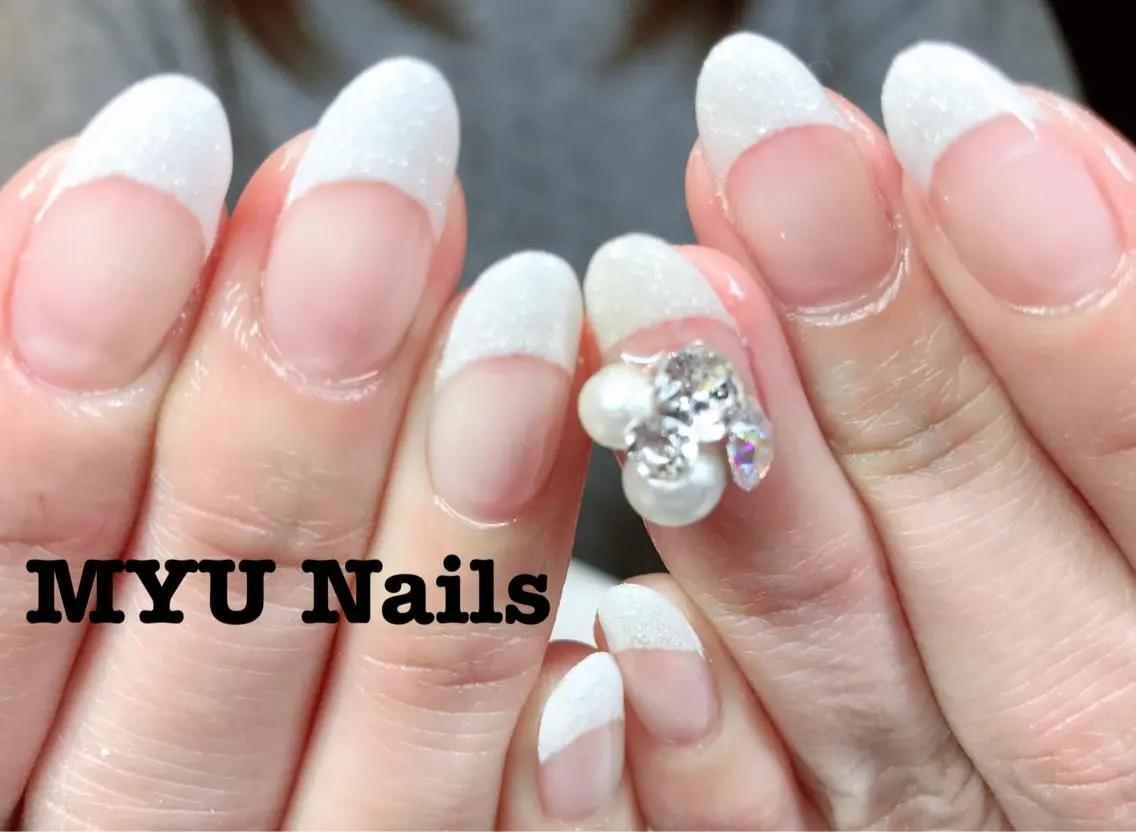 ネイル アートネイル フレンチネイル ニュアンスネイル🌈 MYU Nailsのネイルデザイン