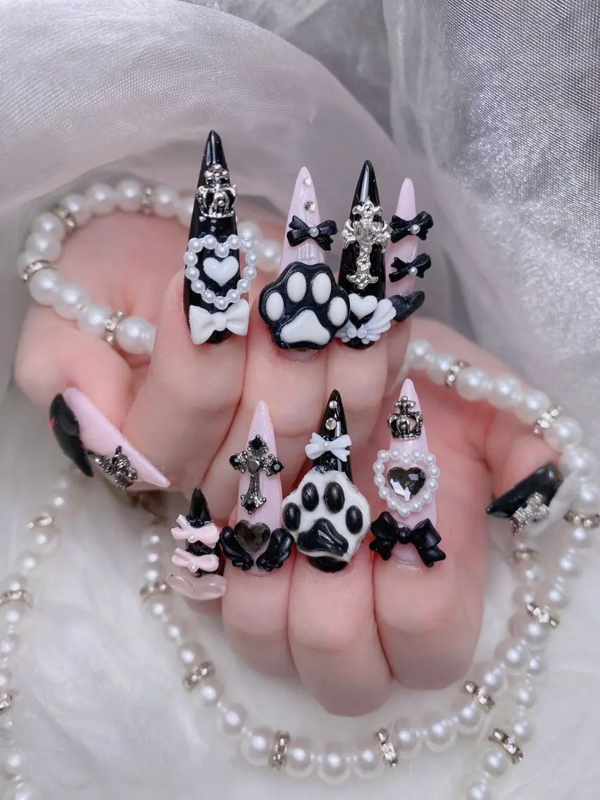 ネイル アートネイル オーロラネイル ボルドー チークネイル フレンチネイル ハンドネイル Sakura Nail Salonのネイルデザイン