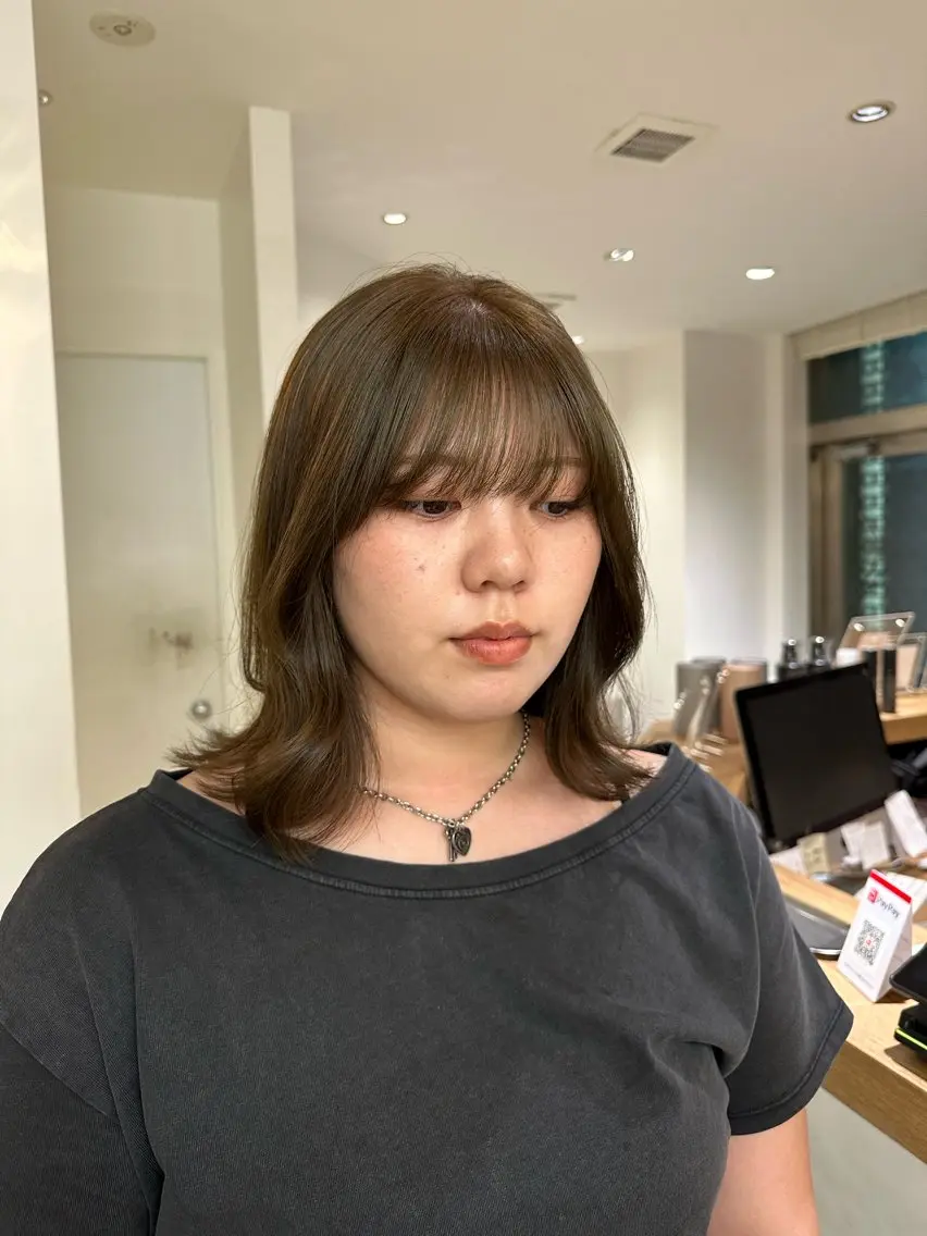 セミロング カラー ミント くびれヘア カット ヘアカラー トリートメント 安丸 結夏のヘアスタイル