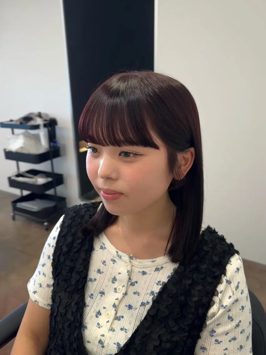 ミディアム ワイドバング 山下 遼香のヘアスタイル