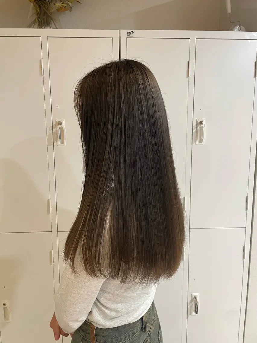 ロング 透明感ベージュカラー yumekaのヘアスタイル